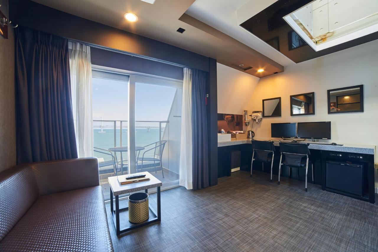 Busan Premium V Hotel Bagian luar foto