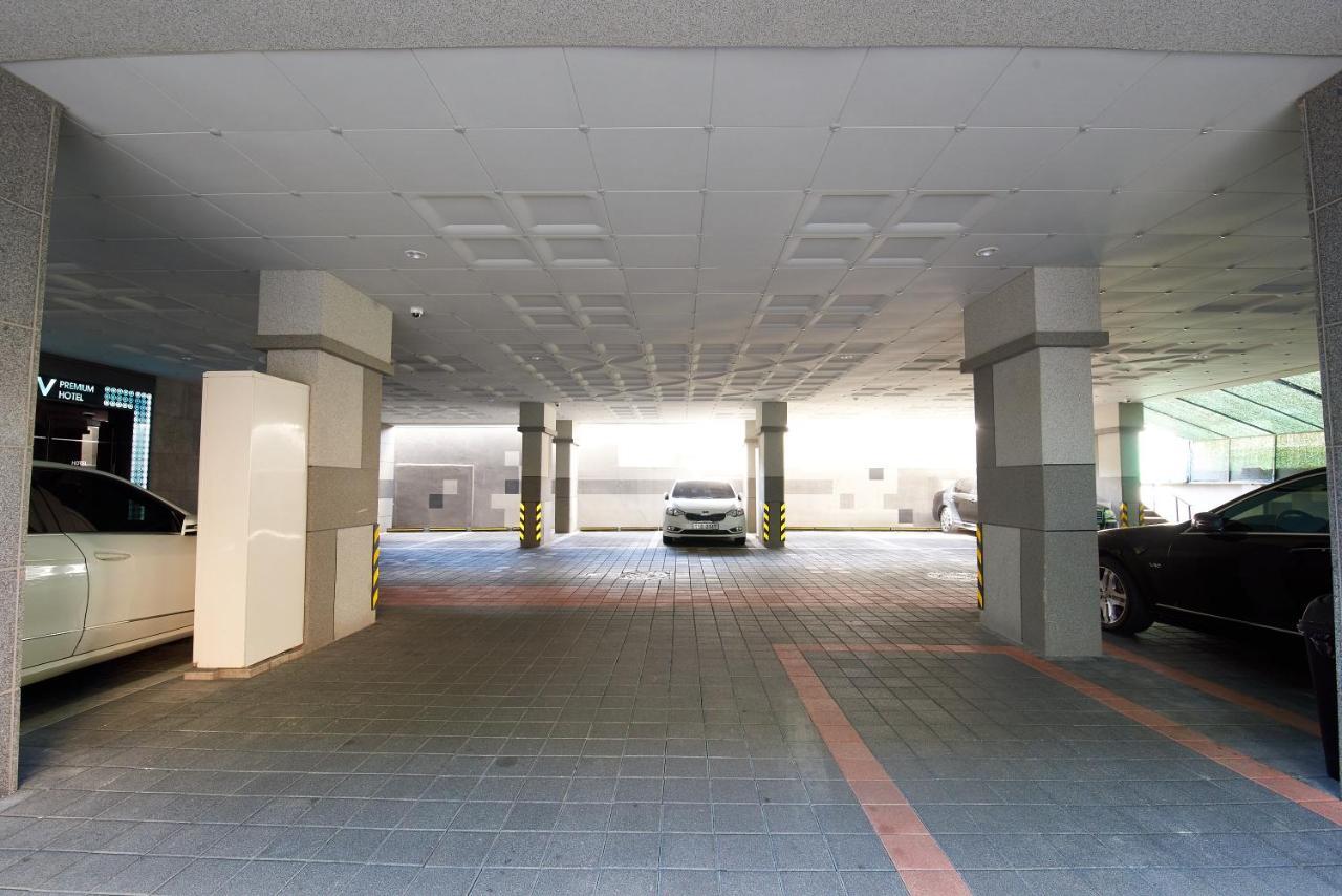 Busan Premium V Hotel Bagian luar foto