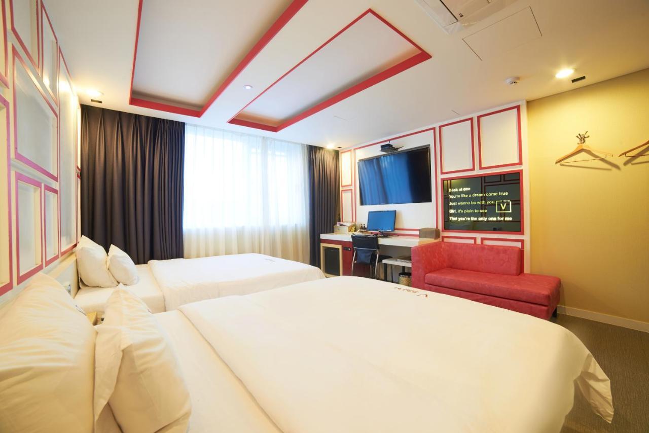 Busan Premium V Hotel Bagian luar foto