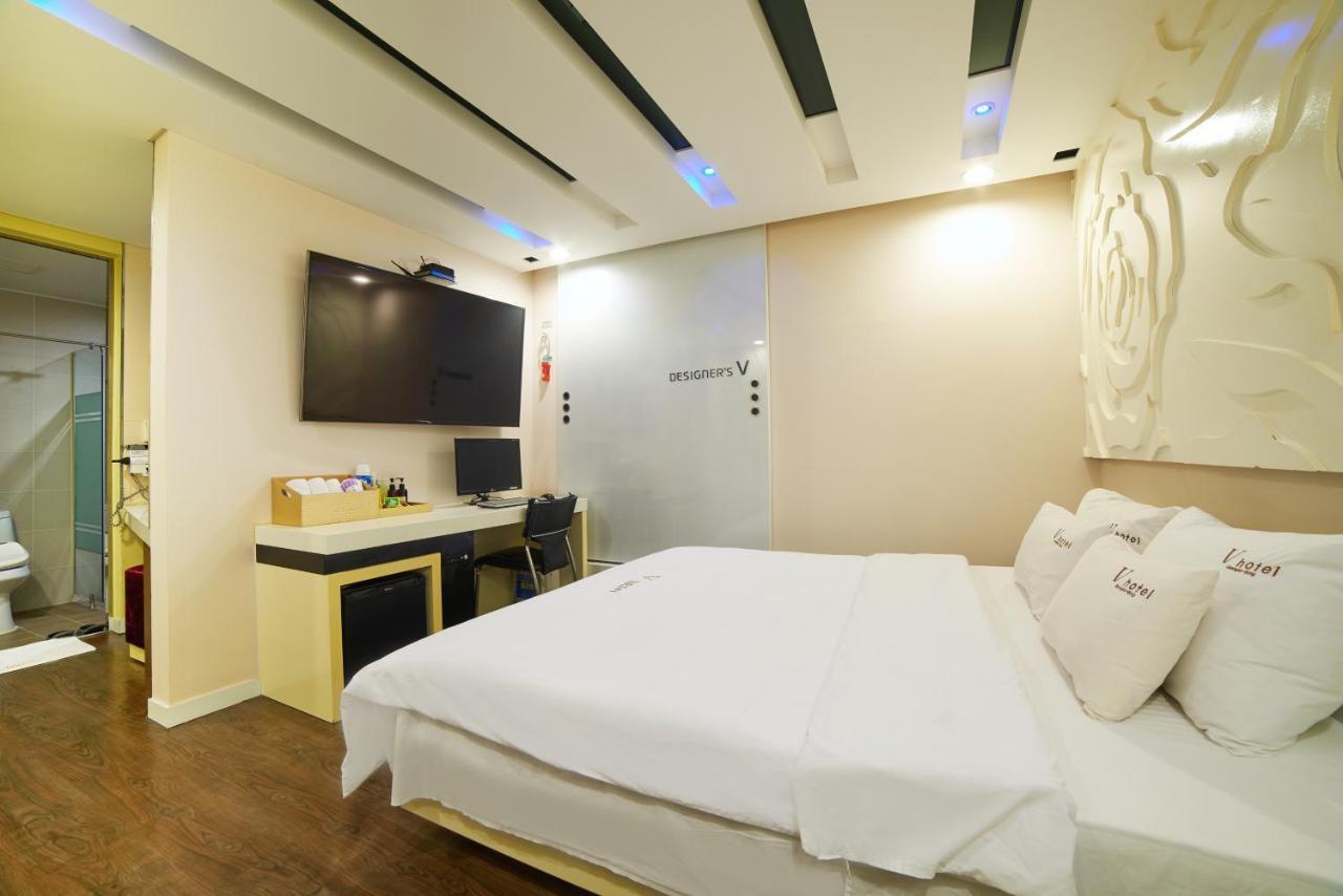 Busan Premium V Hotel Bagian luar foto