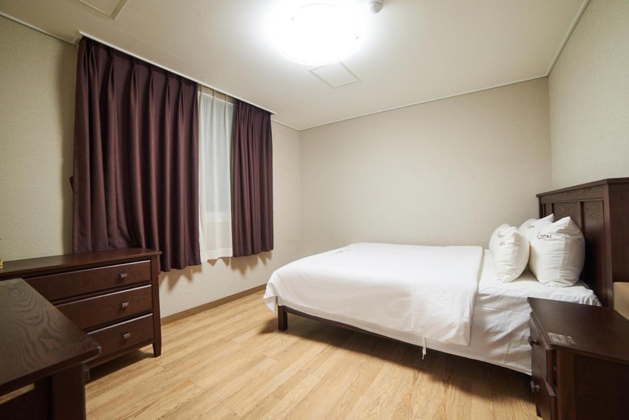 Busan Premium V Hotel Bagian luar foto