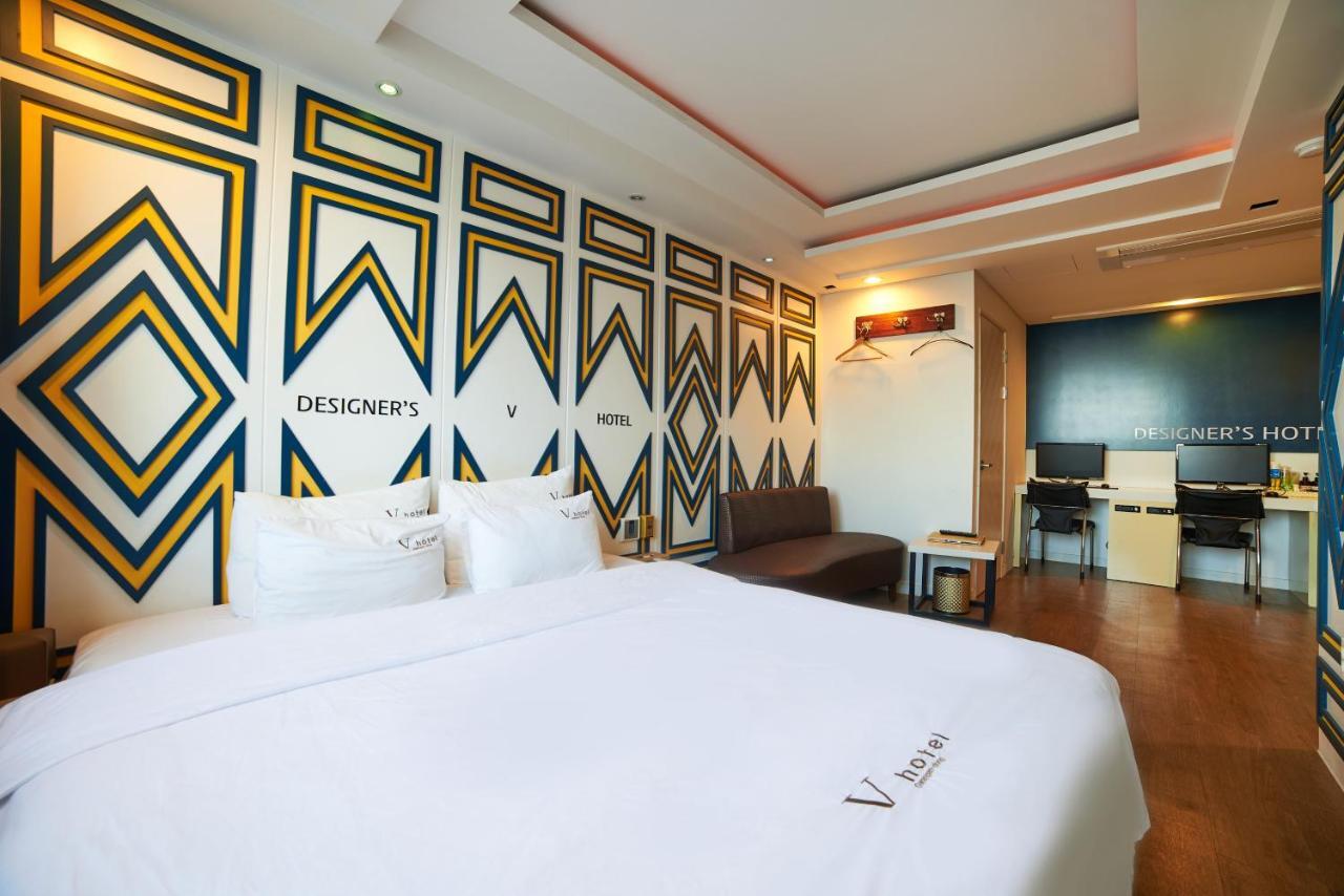 Busan Premium V Hotel Bagian luar foto