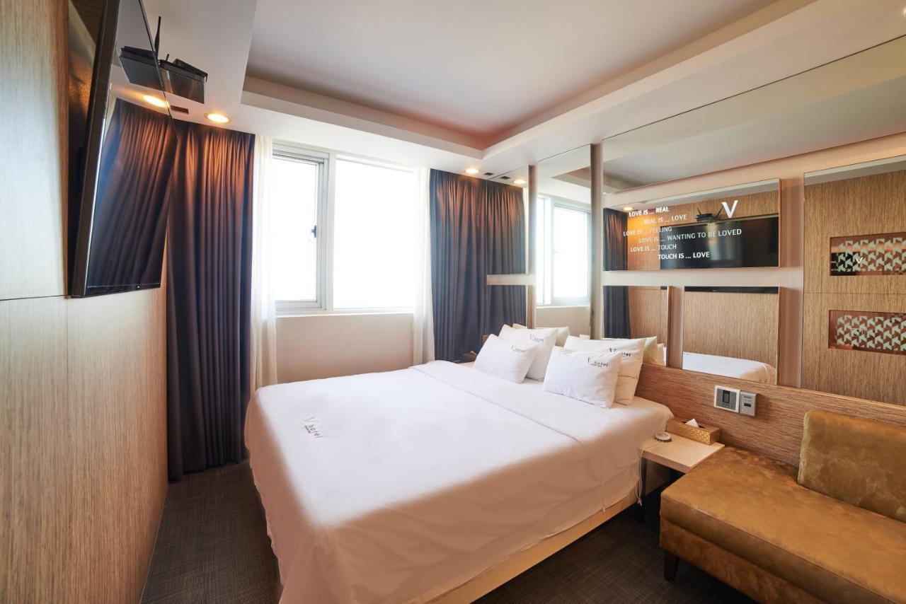 Busan Premium V Hotel Bagian luar foto