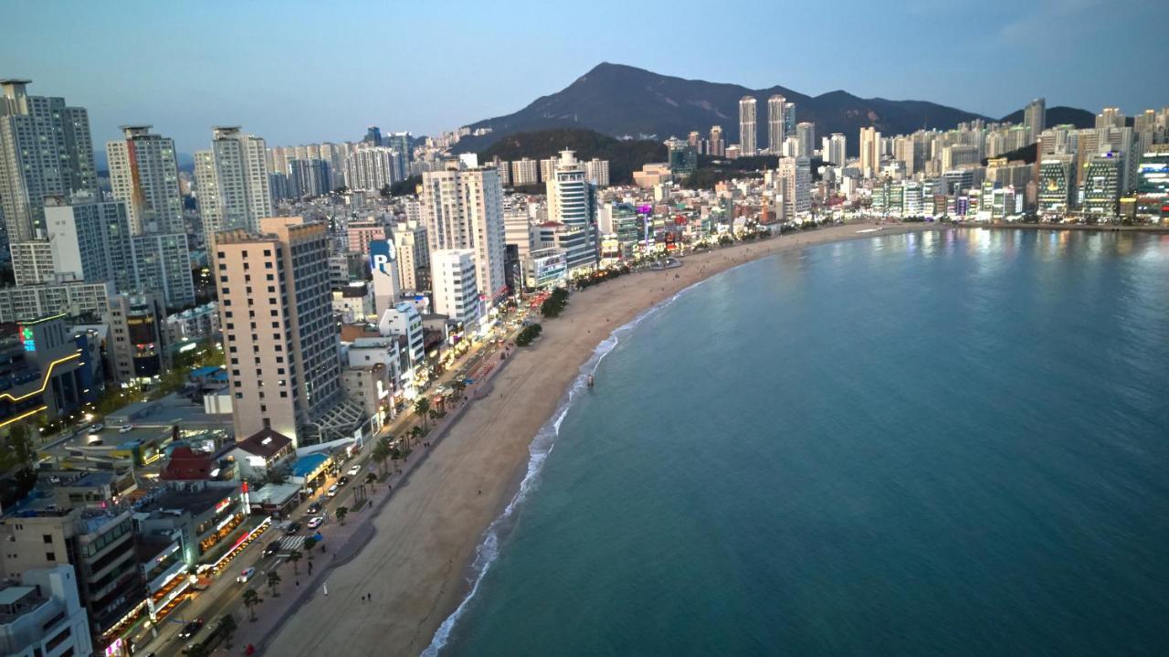 Busan Premium V Hotel Bagian luar foto