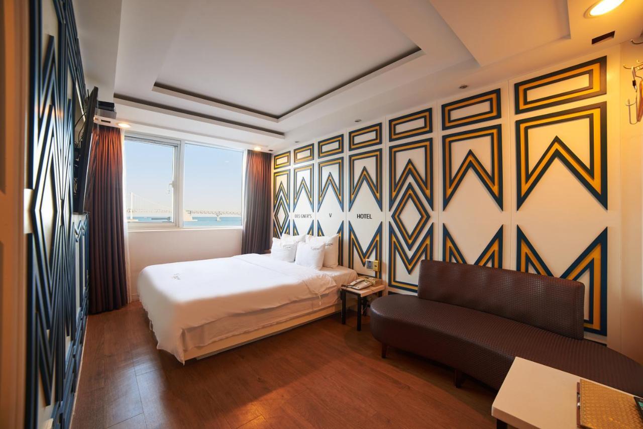Busan Premium V Hotel Bagian luar foto
